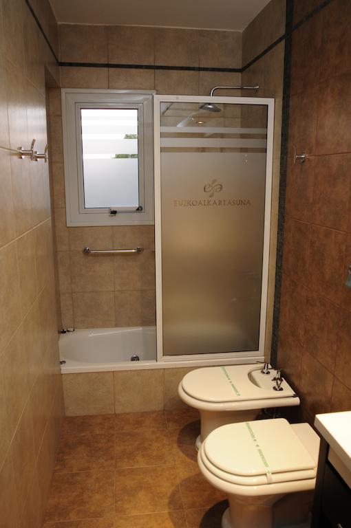 Hotel Euzko Alkartasuna Macachín Habitación foto
